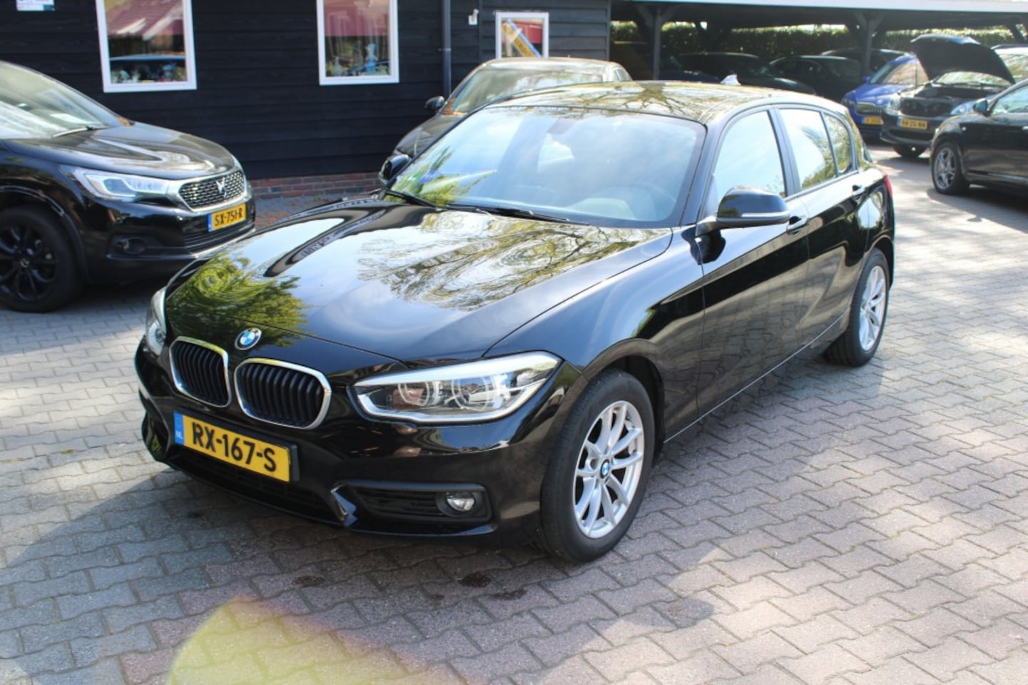 BMW 1-serie - 118I Executive  Automaat - Navi Clima - AutoWereld.nl