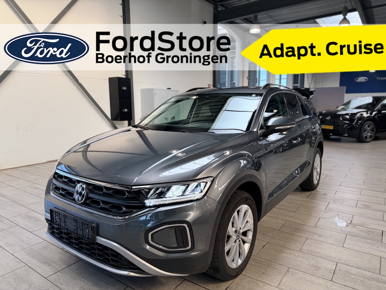Volkswagen T-Roc - 1.5 TSI Life Edition | AUTOMAAT | Adapt. Cruise | Clima | Camera | LED | Apple carplay // - AutoWereld.nl