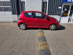 Toyota Aygo - 1.0-12V ASPIR. RED