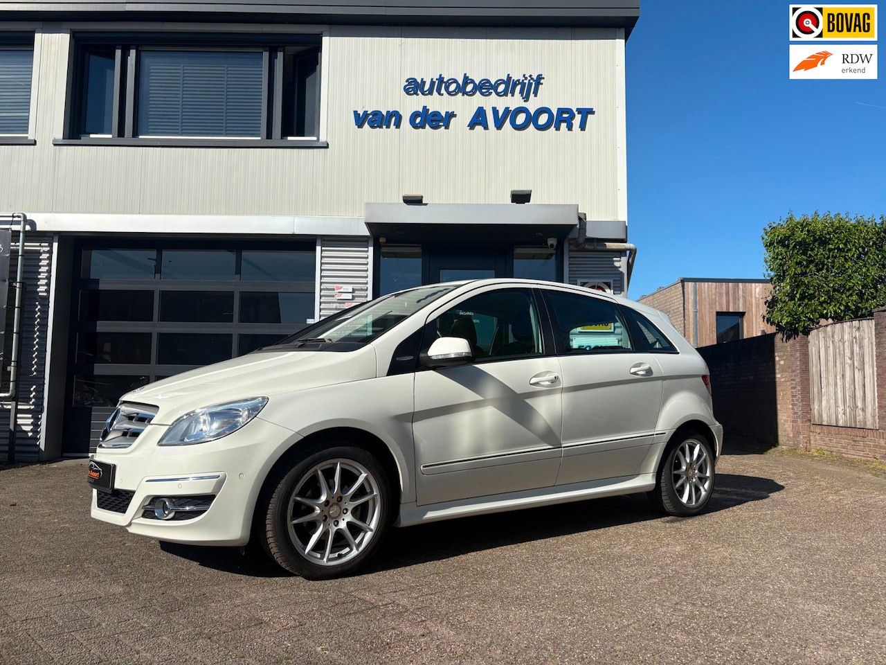 Mercedes-Benz B-klasse - 180 BlueEFFICIENCY Business CLass 180 BlueEFFICIENCY Business CLass - AutoWereld.nl