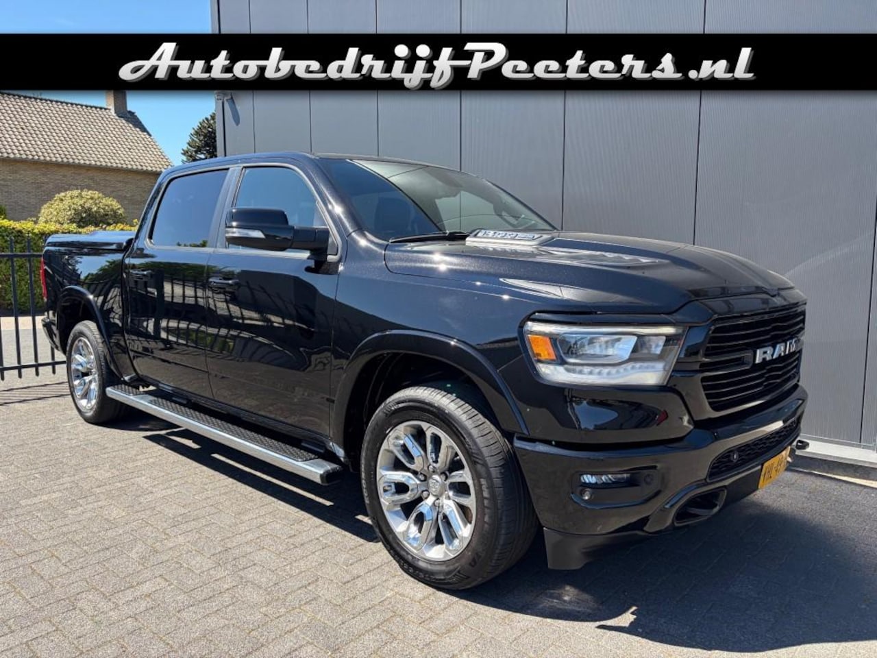 Dodge Ram - 5.7 V8 Crew Cab Laramie Sport LED Navi Camera Carplay ALPINE Trekhaak - AutoWereld.nl