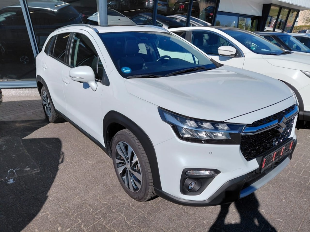 Suzuki S-Cross - 1.5 HYBRID STYLE A/T PANO CARPLAY 360 CAMERA ADD. CRUISE - AutoWereld.nl