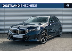 BMW 5-serie Touring - 530e M Sport Automaat / Trekhaak / Adaptieve LED / Stoelventilatie / Parking Assistant Plu