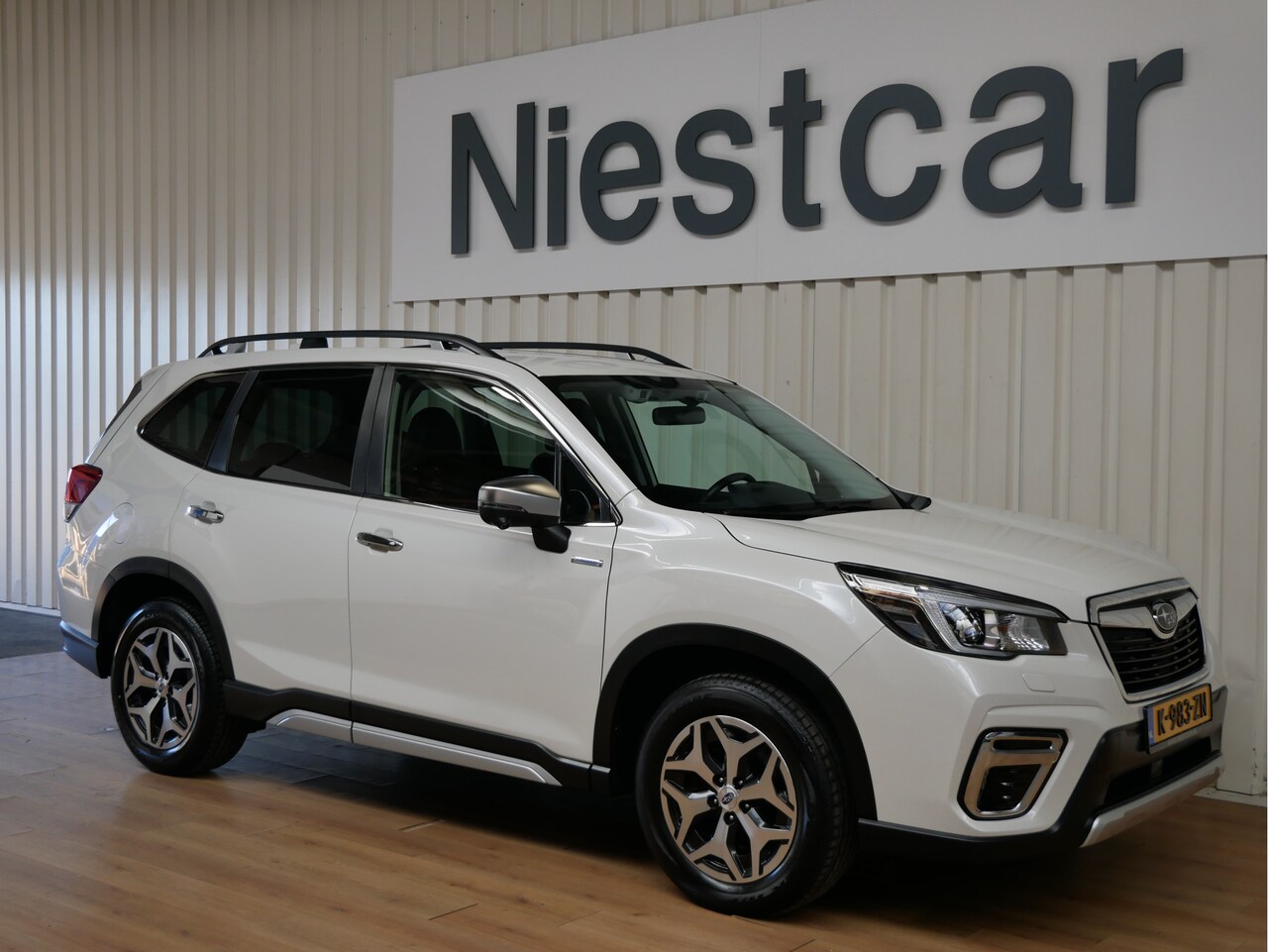 Subaru Forester - 2.0i e-BOXER Premium 2.0i e-BOXER Premium - AutoWereld.nl