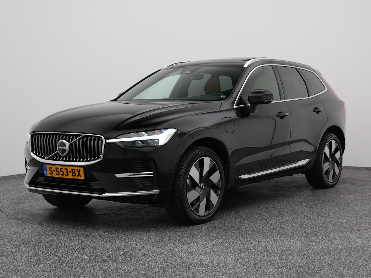 Volvo XC60 - 2.0 T6 Plug-in hybrid AWD Plus Bright Long Range | PANO | 360° | ADAPTIVE | MEMORY | STOEL - AutoWereld.nl