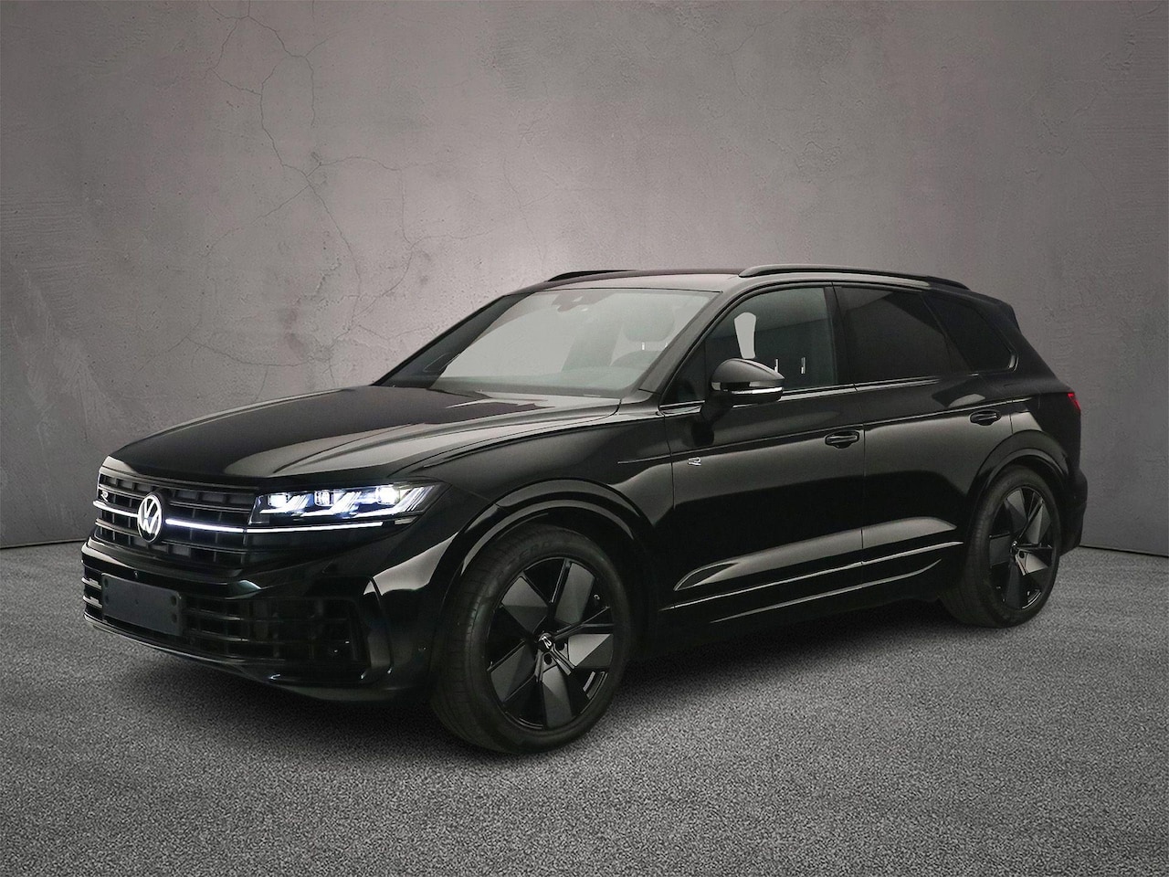 Volkswagen Touareg - R Edition 3.0 TSI eHybrid 462pk Tiptronic Trekhaak, DYN audio, Luchtvering, Lederen bekled - AutoWereld.nl