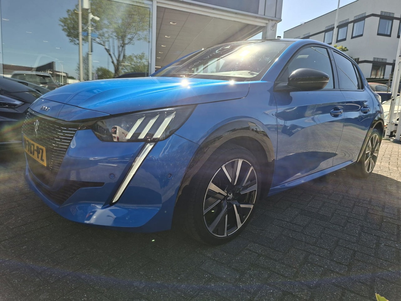 Peugeot 208 - 1.2 PureTech GT-Line panoramadak ! - AutoWereld.nl