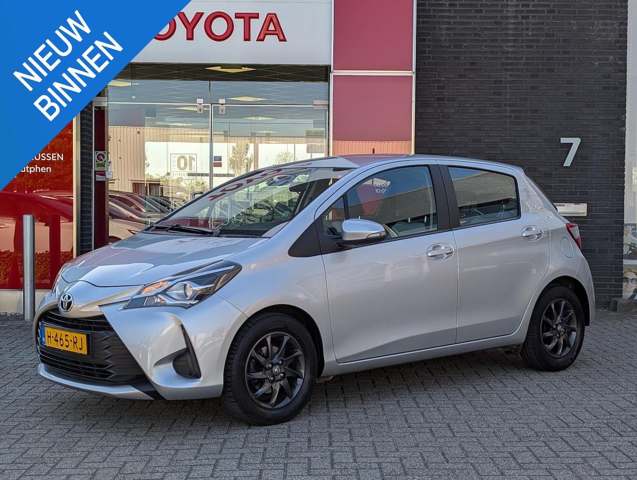 Toyota Yaris - 1.5 VVT-i Active TREKHAAK LMV METALLIC DEALER ONDERHOUDEN AUTOMAAT - AutoWereld.nl