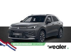 Volkswagen T-Roc - Life First Edition 1.5 eTSI 85 kW / 116 PK DSG | Comfort pakket | LED Plus verlichting met