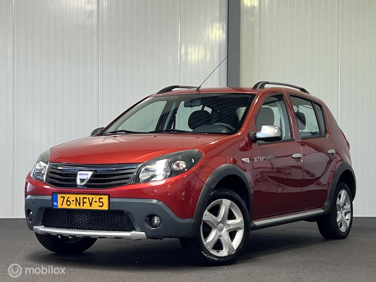 Dacia Sandero Stepway - 1.6 [ NAP trekhaak airco ] - AutoWereld.nl