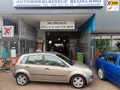 Ford Fiesta - 1.4-16V Trend/ Automaat/ met Airco, NAP en een nieuwe APK