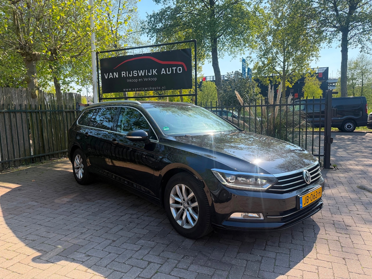 Volkswagen Passat Variant - 1.6 TDI Highline Xenon Camera 4990NETTO - AutoWereld.nl