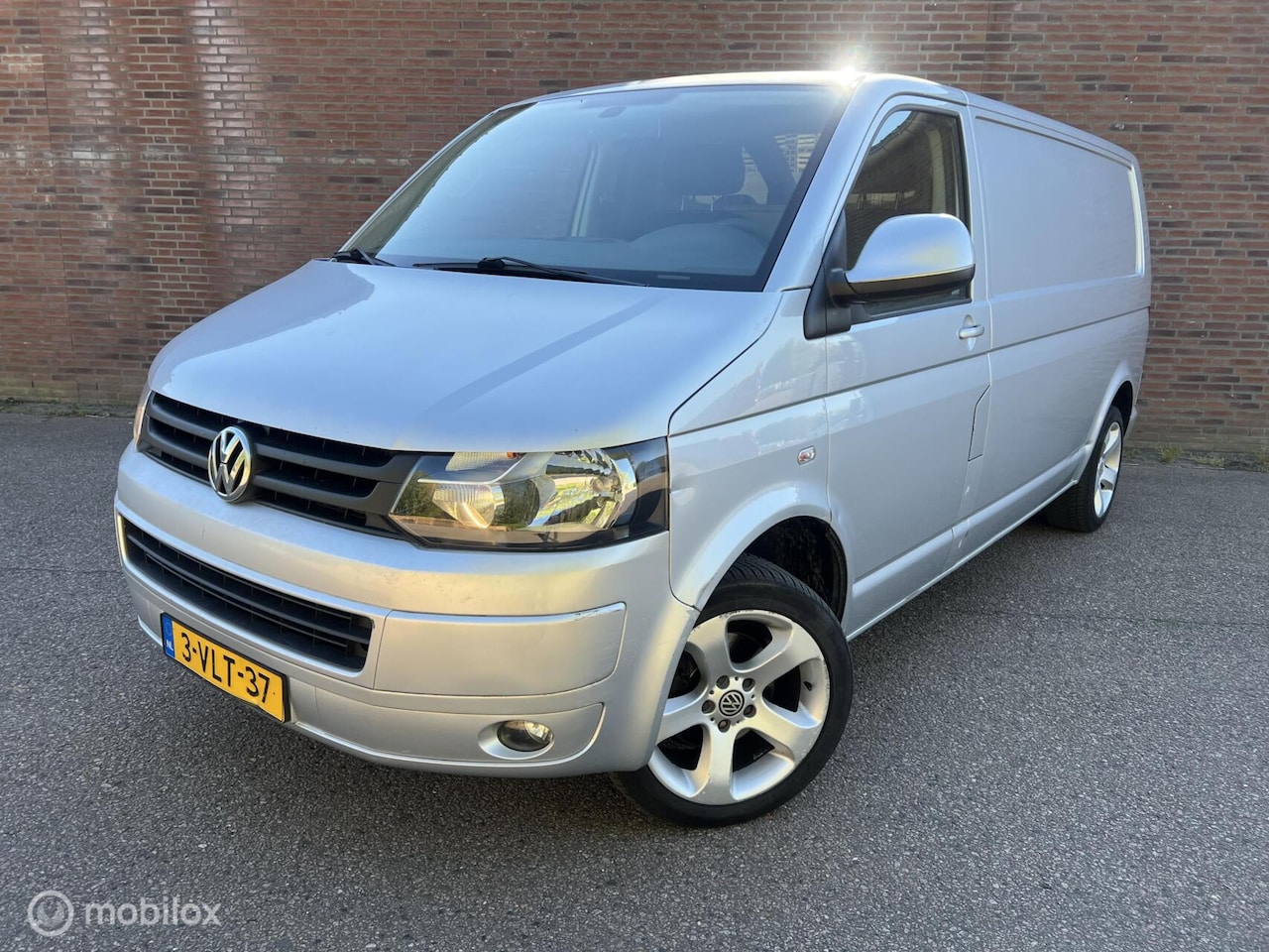 Volkswagen Transporter - 2.0 TDI L2H1 |Automaat |Nap |LMVelg - AutoWereld.nl