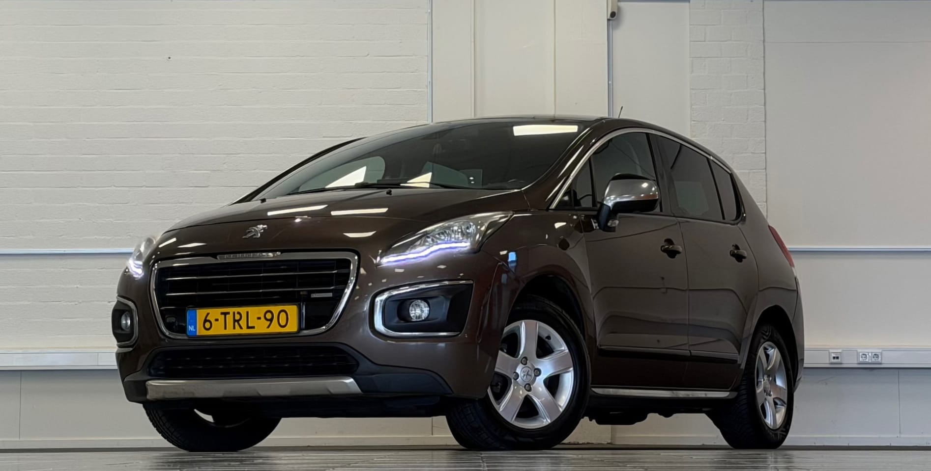 Peugeot 3008 - 2.0 HDi HYbrid4 Blue Lease Head-up display Navigatie - AutoWereld.nl