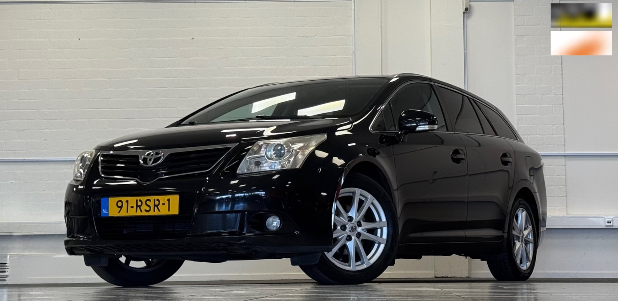 Toyota Avensis Wagon - 2.0 VVTi Business Automaat 2e Eigenaar Leer Navigatie - AutoWereld.nl