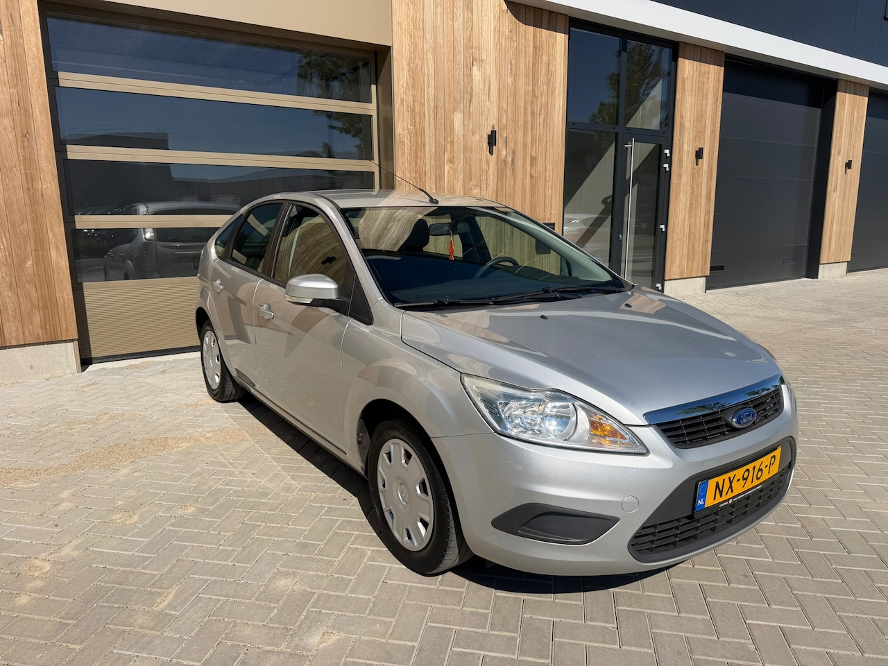 Ford Focus - 1.6 Trend 5drs| Airco|Stoelverwarming|Nieuwe APK - AutoWereld.nl