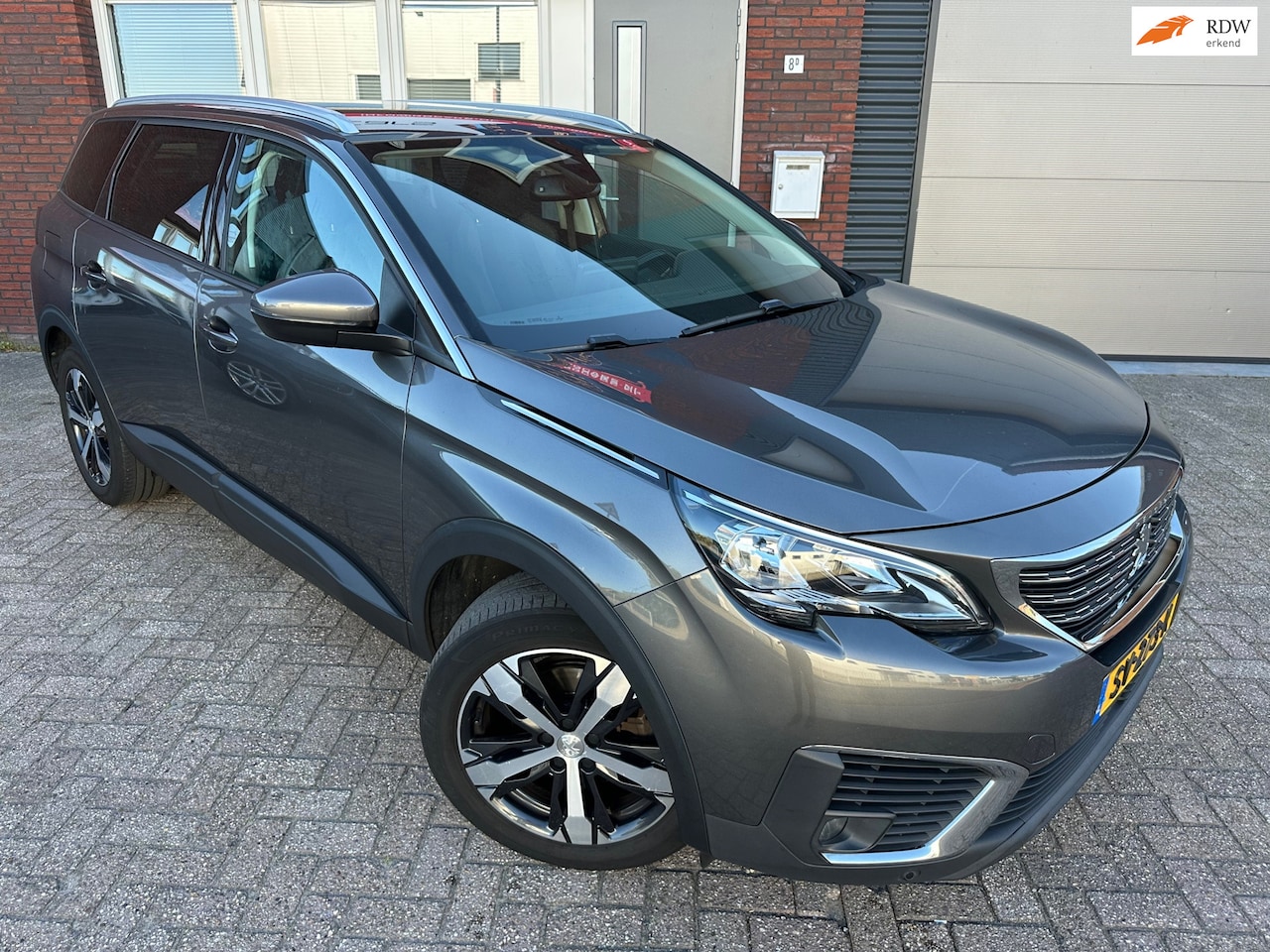 Peugeot 5008 - 1.2 PureTech Access / 7P / Navi / Camera / PDC / DAB / LM - AutoWereld.nl