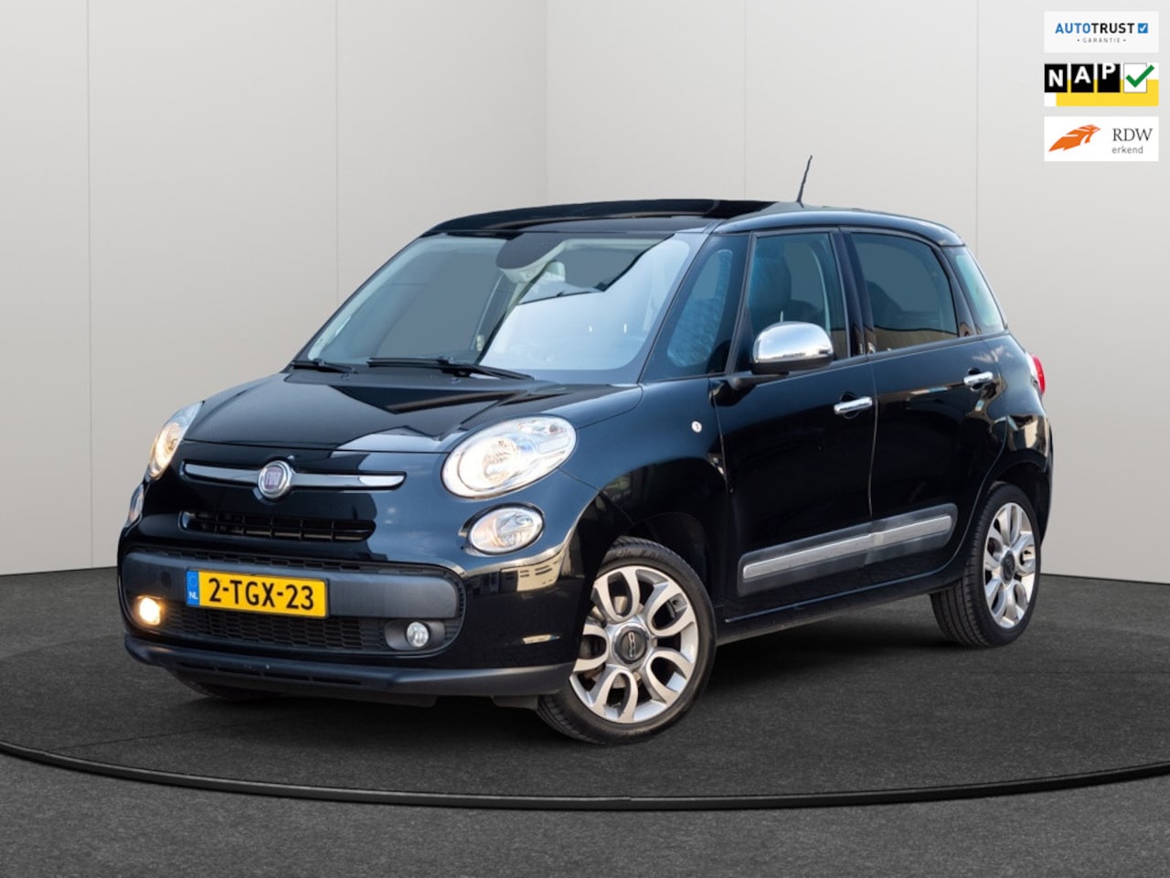 Fiat 500 L - 1.4-16V Lounge|PANORAMADAK|TREKHAAK - AutoWereld.nl