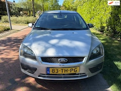 Ford Focus Wagon - 1.6-16V Futura, Airco, APK 22-04-2027