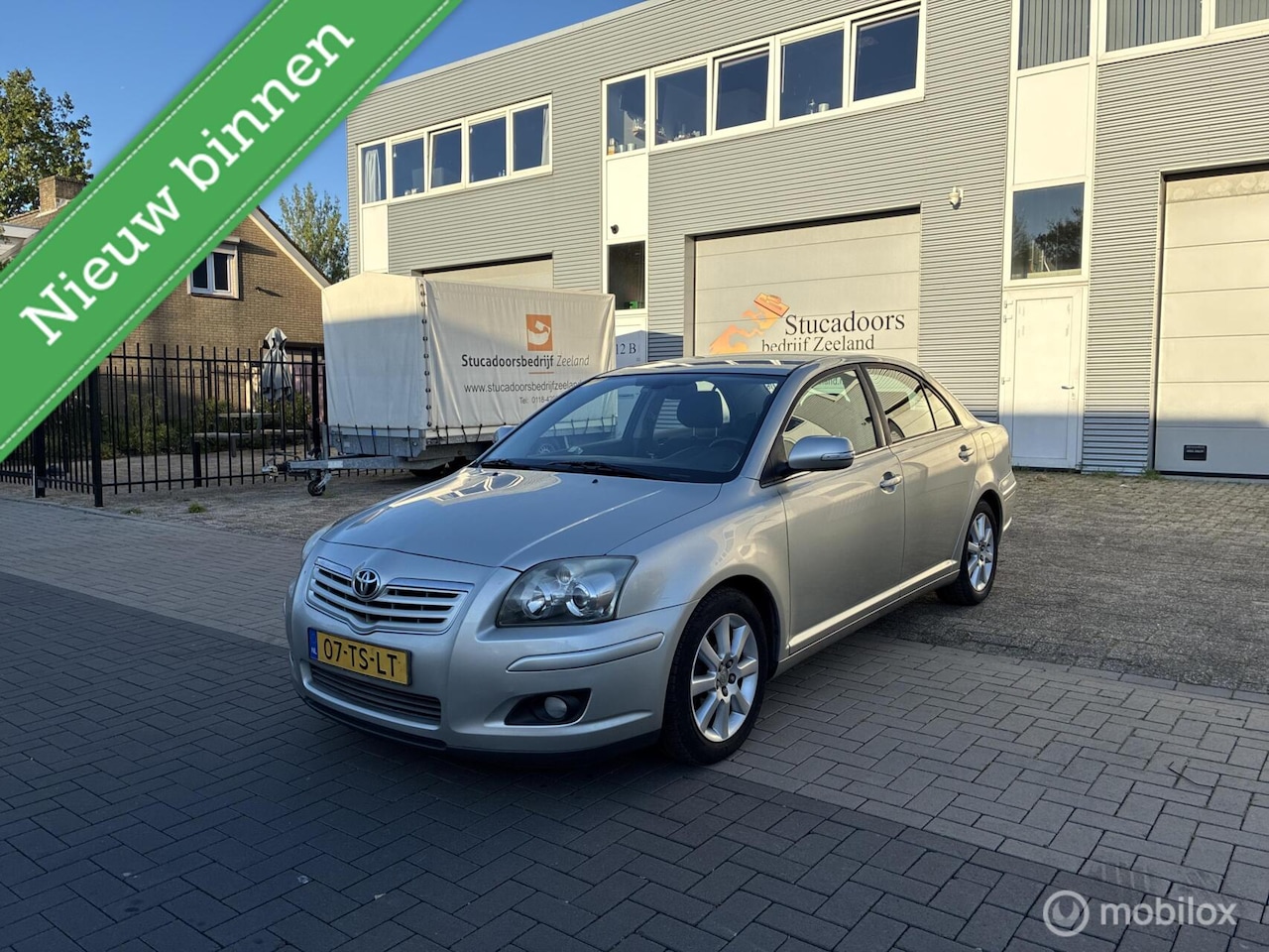 Toyota Avensis - 1.8 VVTi Luna Clima Trekhaak Automaat NAP ! - AutoWereld.nl
