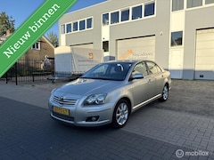 Toyota Avensis - 1.8 VVTi Luna Clima Trekhaak Automaat NAP