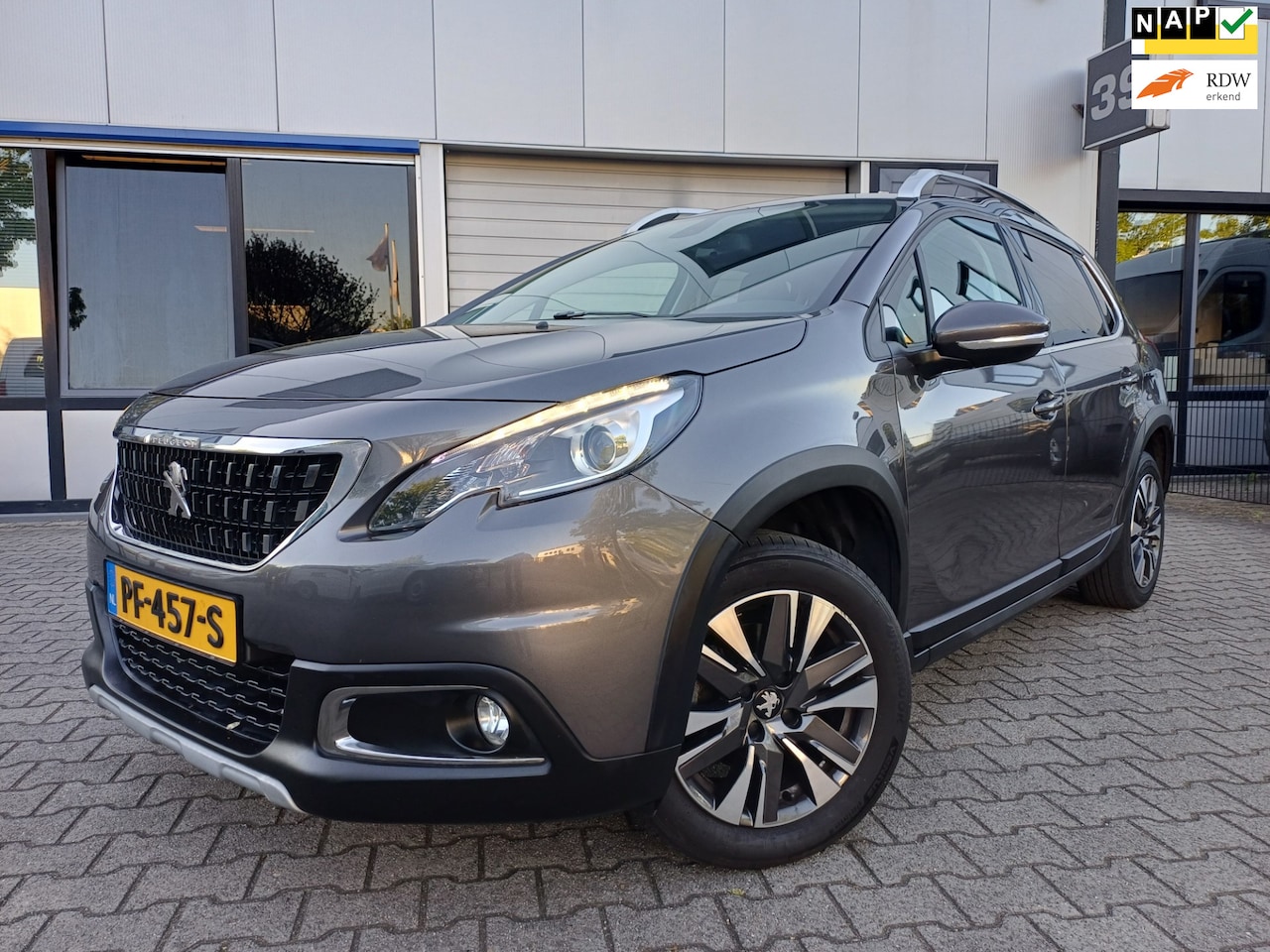 Peugeot 2008 - 1.2 PureTech GT-line NAVI/PDC/CLIMA/TREKHAAK/CRUISE/HALFLEDER - AutoWereld.nl