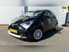 Toyota Aygo - 1.0 VVT-i x-play NL-Auto Carplay Achteruitrij camera Airco Isofix