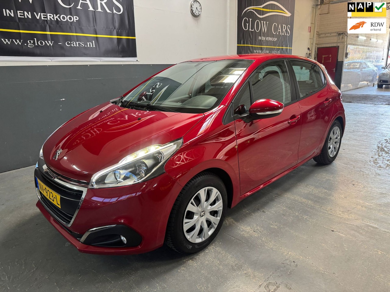 Peugeot 208 - 1.2 PureTech Blue Lion |AIRCO|CRUISE|NAVI|ISOFIX - AutoWereld.nl