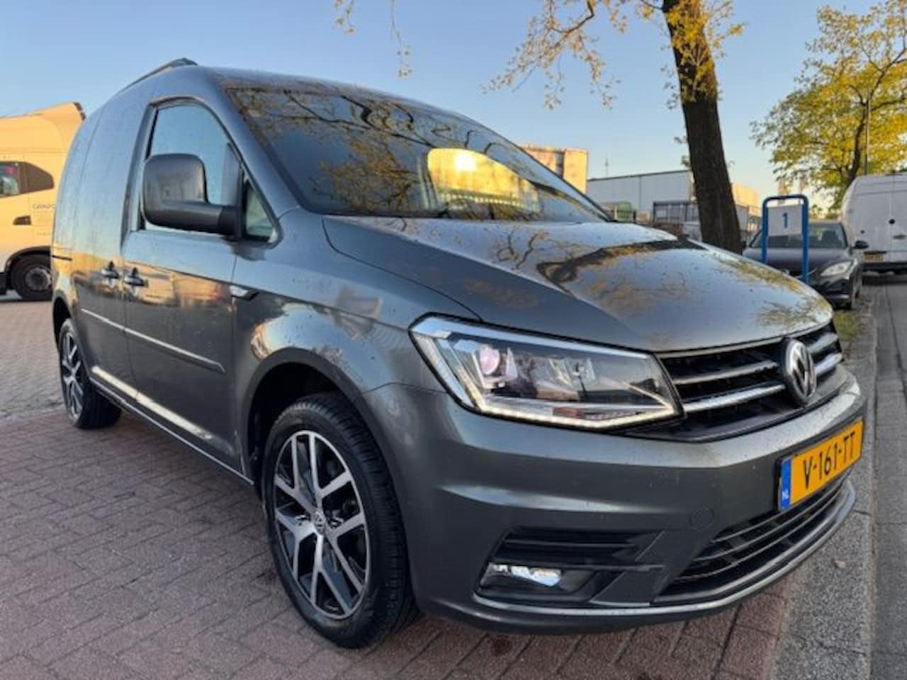 Volkswagen Caddy - 2.0 TDI 180pk Exclusive Edition Euro 6 Airco,Cruisecontrol,Navigatie,LED - AutoWereld.nl