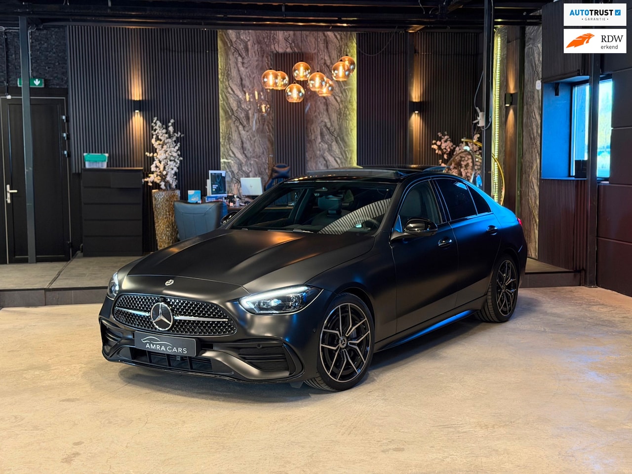 Mercedes-Benz C-klasse - 180 AMG Line Plus|PANO|SFEER|FULL OPTIONS - AutoWereld.nl