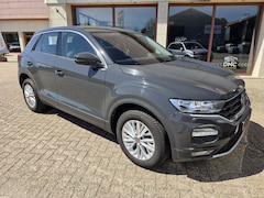 Volkswagen T-Roc - 1.5 TSI Style | Navi | Airco | ACC | Automaat | Trekhaak | Lmv