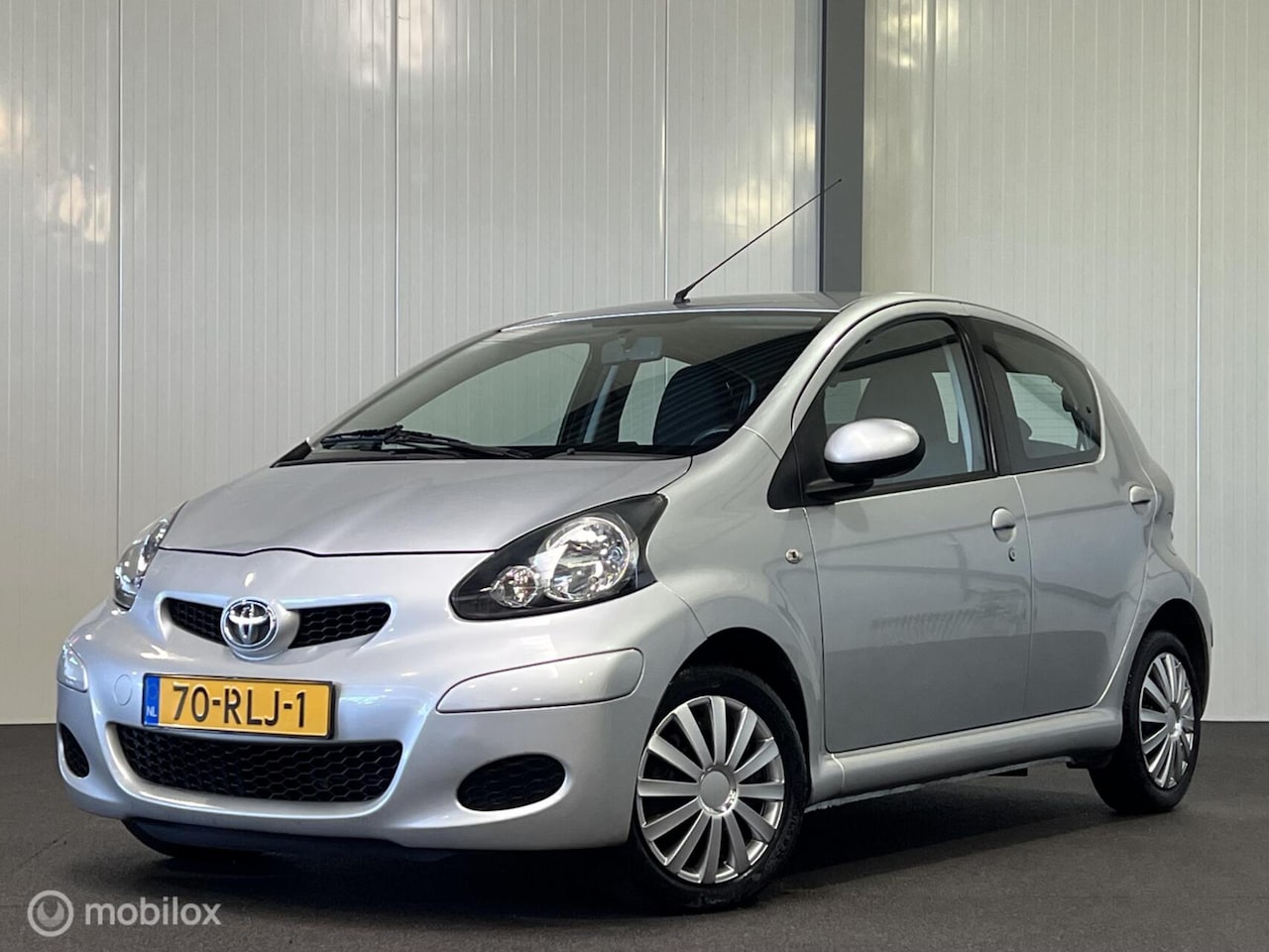 Toyota Aygo - 1.0-12V Navigator 5-drs AUTOMAAT [ NAP Apple-car Z.G.O.H ] - AutoWereld.nl