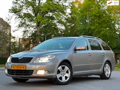 Skoda Octavia Combi - 1.8 TSI Elegance Business Line|AUT DSG|NAVI|PSENSOR|STOELVERW|XENON|BOEKJES|2XSLEUTELS