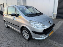 Peugeot 1007 - 1.4 Gentry Airco AUTOMAAT APK NAP
