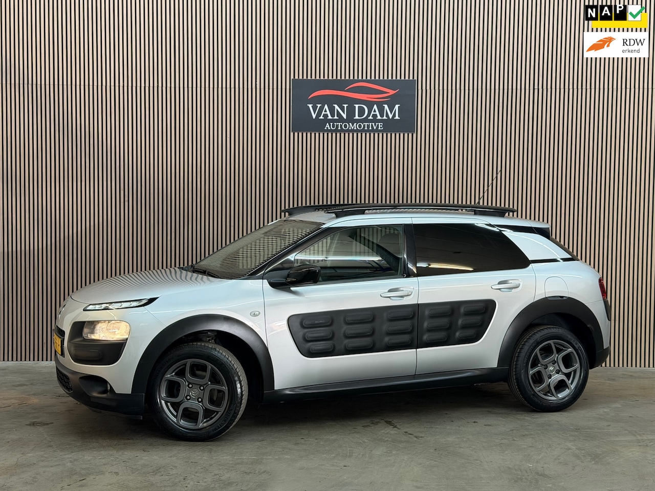 Citroën C4 Cactus - 1.2 PureTech Shine 2016 NAP CRUISE CAMERA BLUETOOTH - AutoWereld.nl