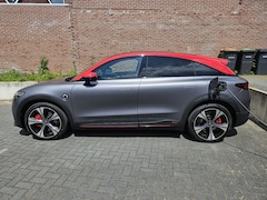 Smart #3 - BRABUS 66 kWh Brabus uitvoering in de exclusieve kleurstelling Atom Grey met Radiant Red dak!
