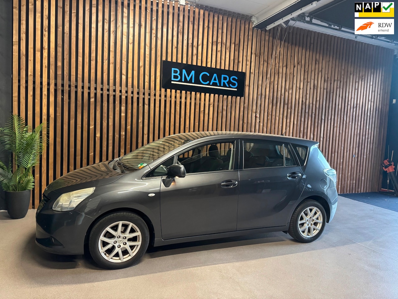 Toyota Verso - 1.6 VVT-i Business Camera,Trekhaak,Panodak - AutoWereld.nl