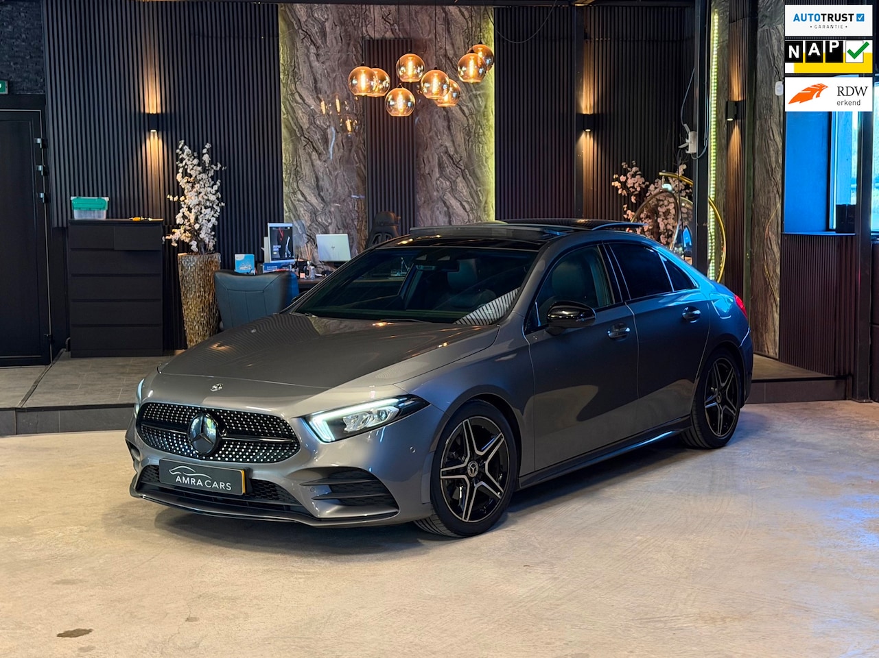 Mercedes-Benz A-klasse - 180 AMG|PANO|SFEER|BOMVOL! - AutoWereld.nl