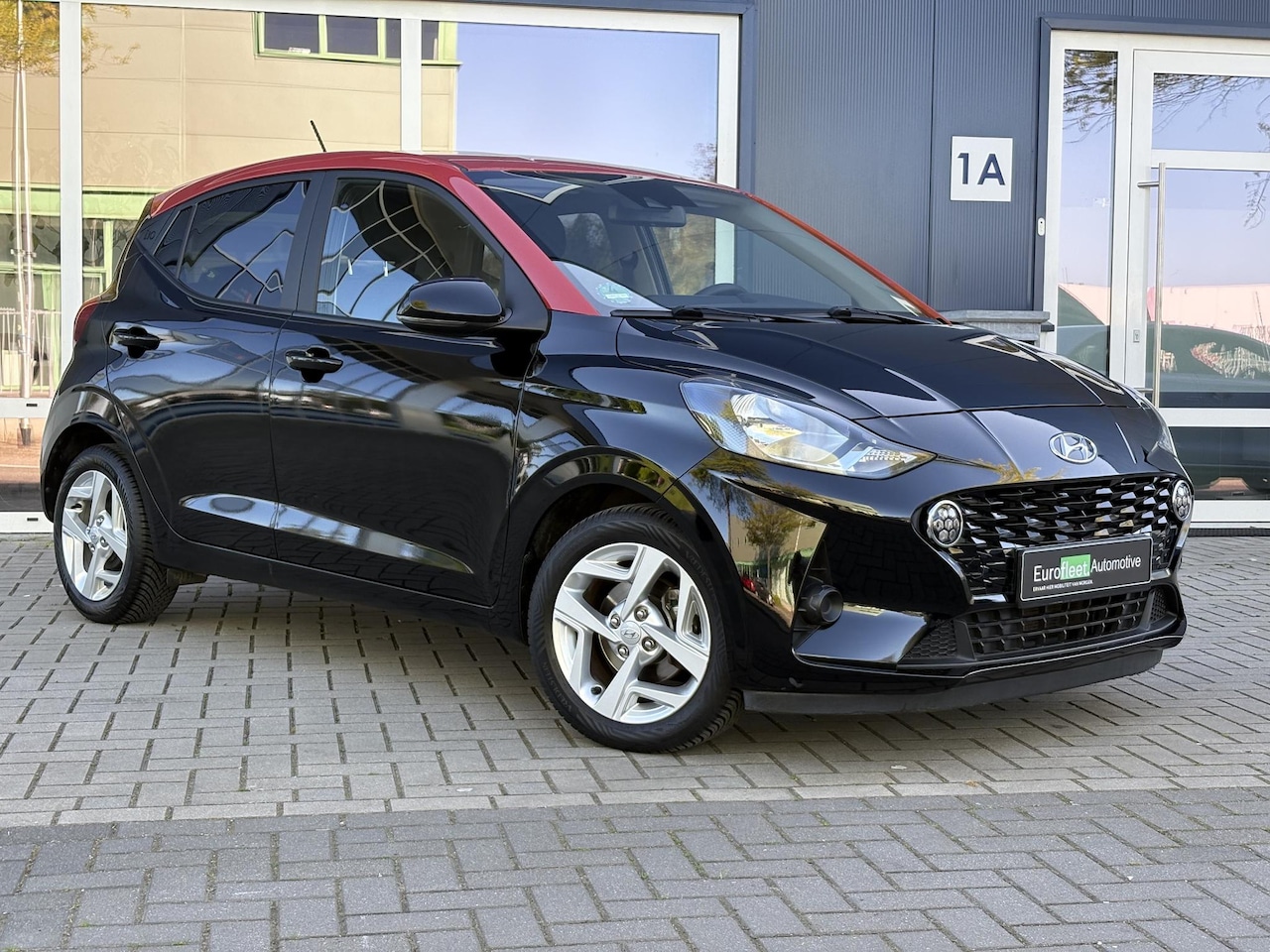 Hyundai i10 - 1.2 Intro Edition | stuur & stoel verwarming | DAB | CARPLAY |