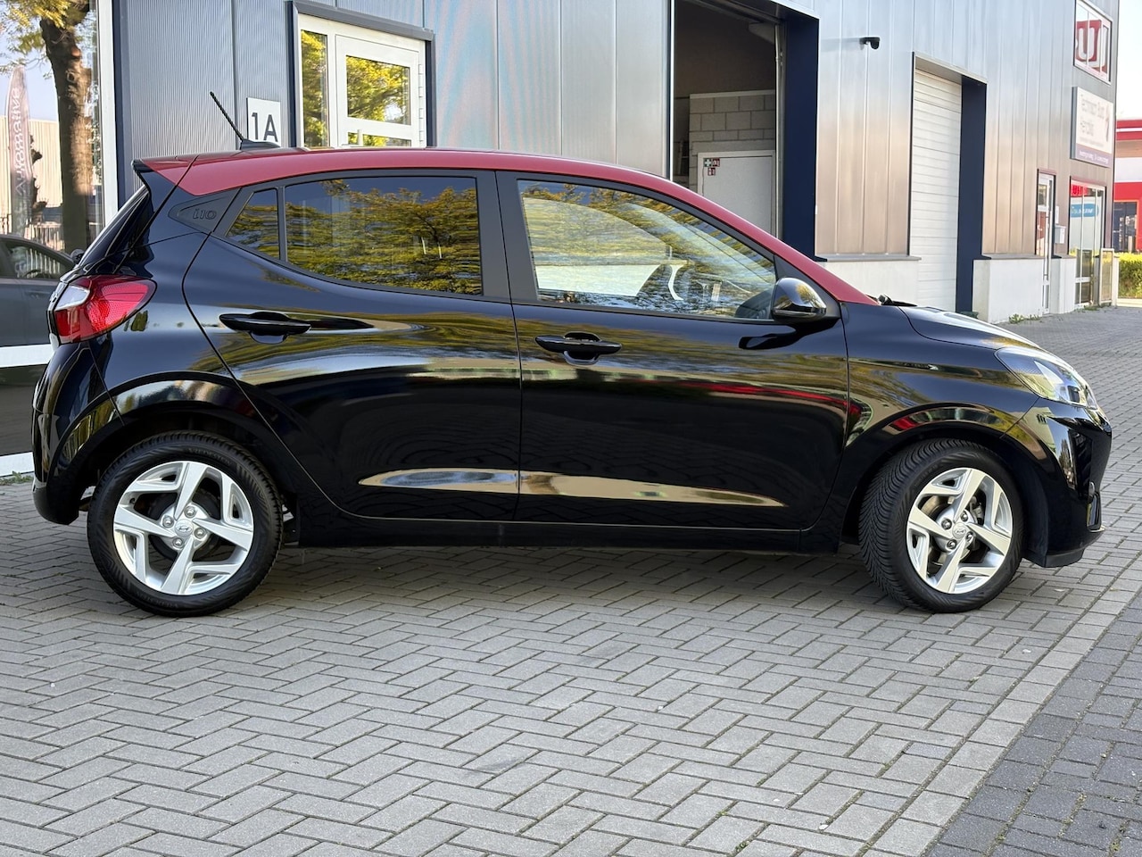 Hyundai i10 - 1.2 Intro Edition | stuur & stoel verwarming | DAB | CARPLAY |