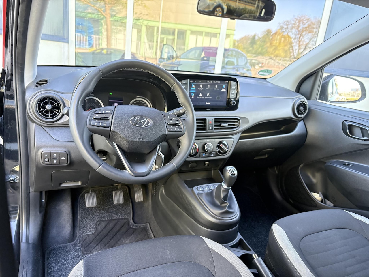 Hyundai i10 - 1.2 Intro Edition | stuur & stoel verwarming | DAB | CARPLAY |