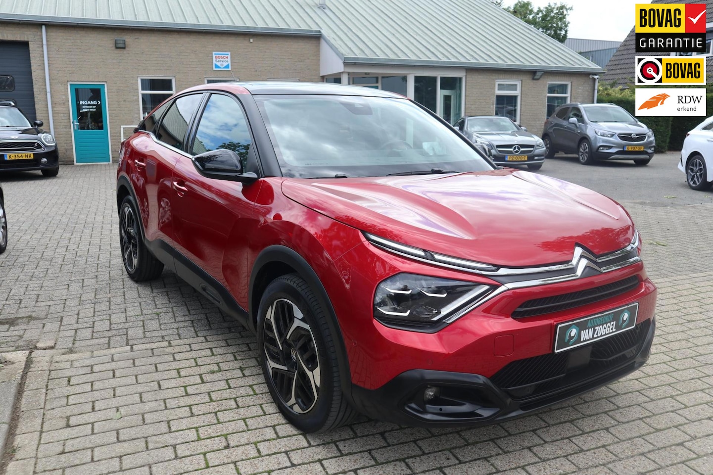 Citroën C4 - 1.2 Puretech Shine l Navigatie l Panoramadak l Headup display l keylessentry l carplay l D - AutoWereld.nl