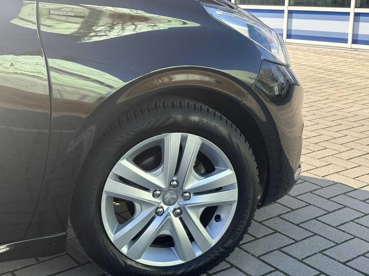 Peugeot 208 - 1.2 PureTech Signature carplay | AIRCO | lage kilometerstand