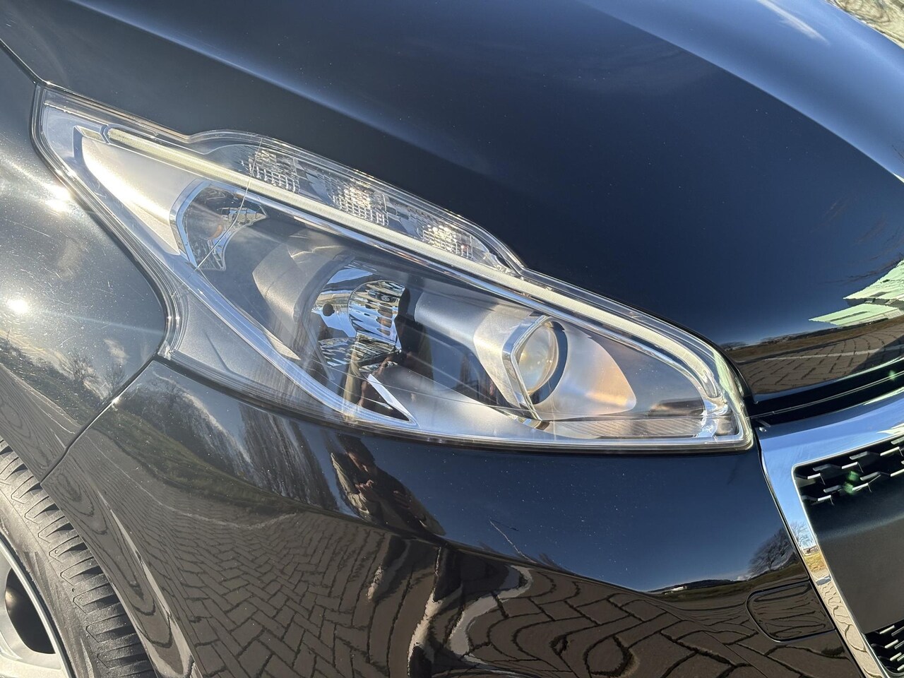 Peugeot 208 - 1.2 PureTech Signature carplay | AIRCO | lage kilometerstand
