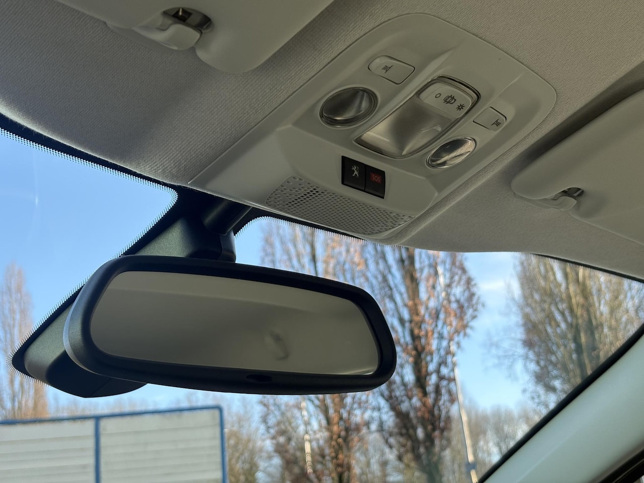 Peugeot 208 - 1.2 PureTech Signature carplay | AIRCO | lage kilometerstand