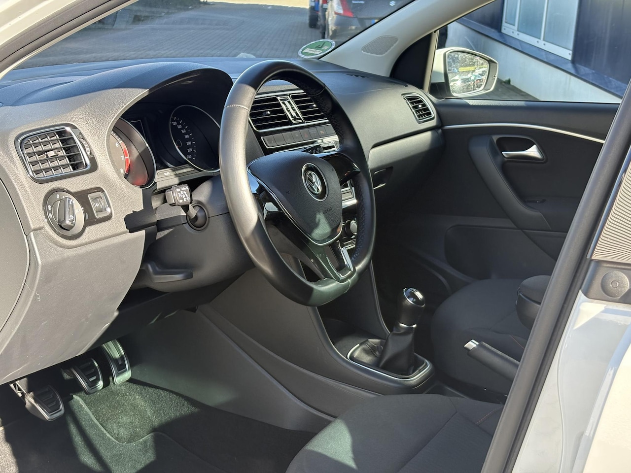 Volkswagen Polo - 1.0 SOUND edition | Facelift | BEATS | Climate control | stoelverwarmin