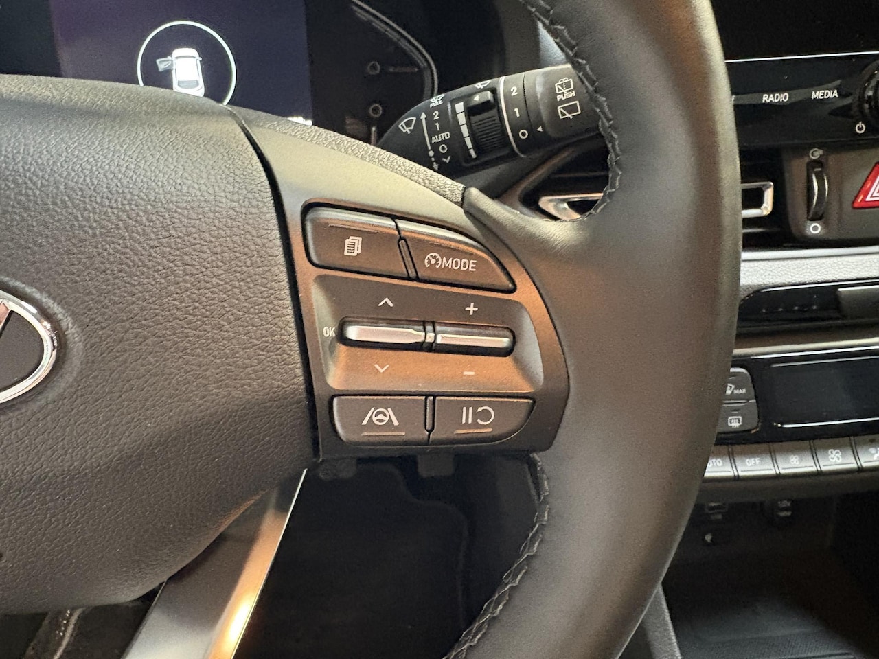 Hyundai i30 - 1.0 T-GDi MHEV Comfort Smart nw. model | Carplay | stuurverw.| Stoelverw. | Camera | trekh