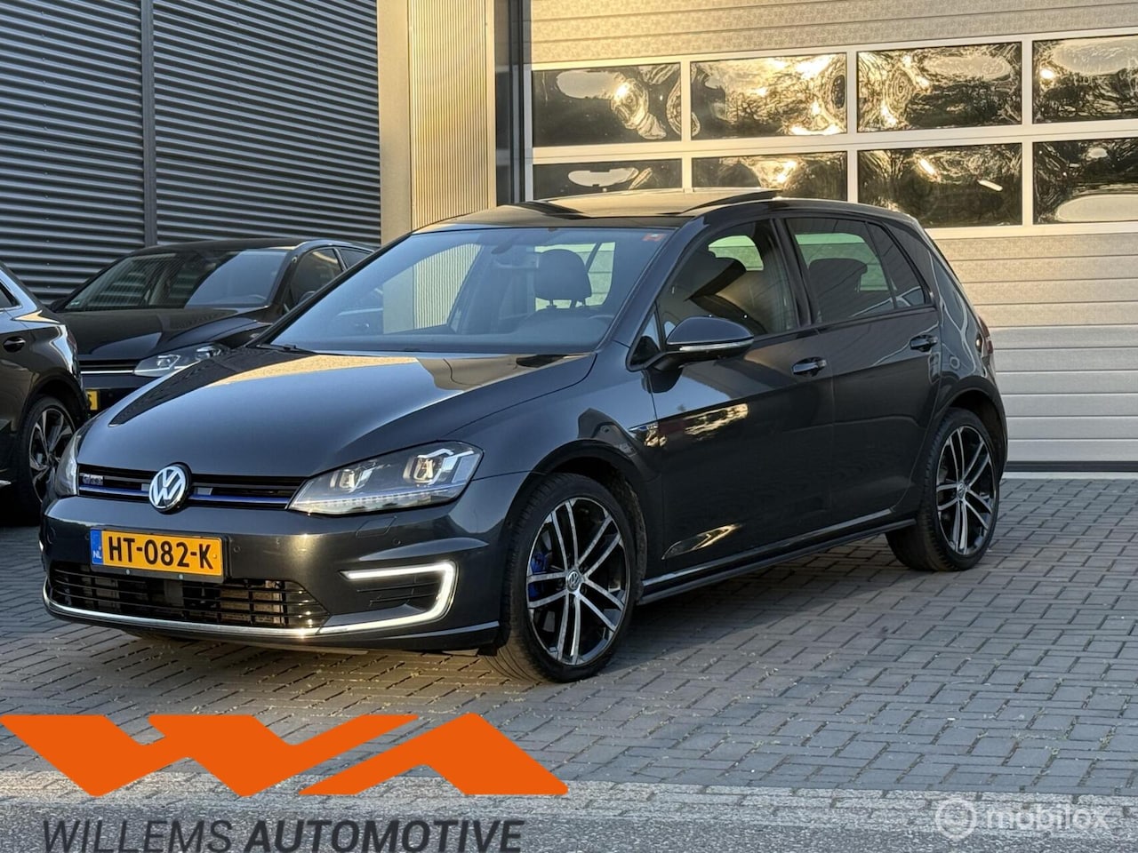 Volkswagen Golf - 1.4 TSI GTE|PANO|ACC|TREKHAAK|LEDER - AutoWereld.nl