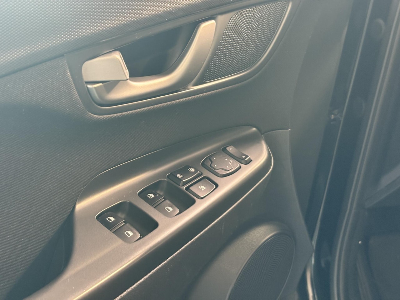 Hyundai Kona - 1.0 T-GDI Comfort | STUURVERWARMING | CARPLAY | TREKHAAK |