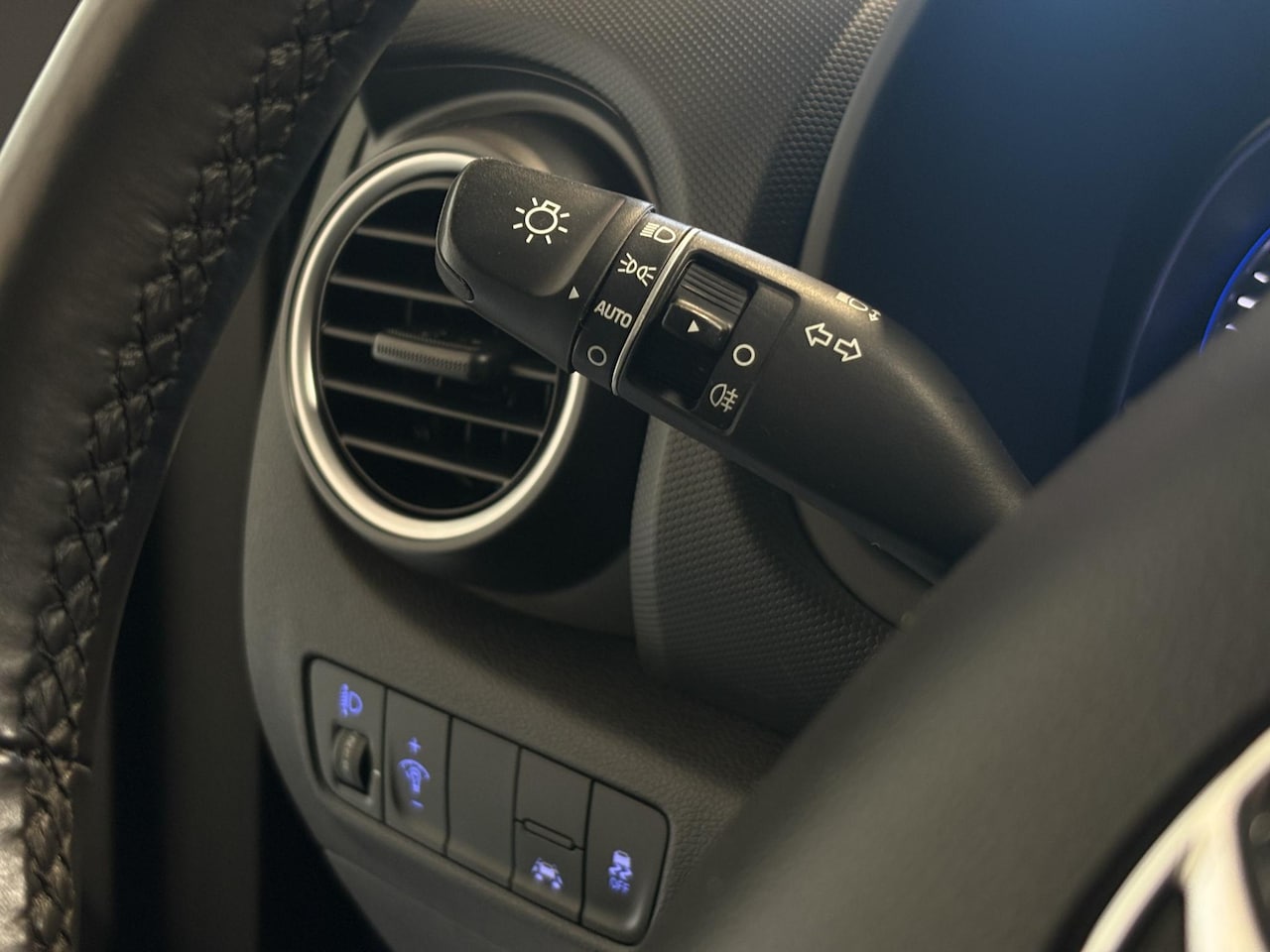 Hyundai Kona - 1.0 T-GDI Comfort | STUURVERWARMING | CARPLAY | TREKHAAK |